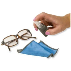 Carson Clip N’ Clean Lens Cleaning Kit -Camp Chairs Shop Clip n Clean Lens Cleaning Kit 3