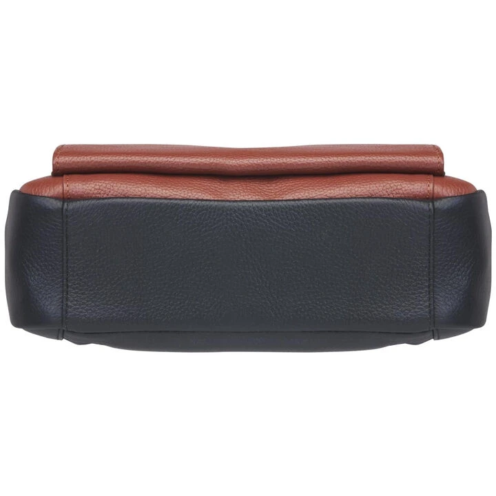 Gun Tote'n Mamas GTM-98 Concealed Carry Slim Cross Body Handbag 5 Gun Tote'n Mamas GTM-98 Concealed Carry Slim Cross Body Handbag - Image 3